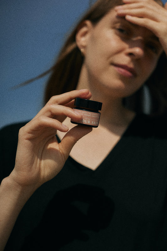 Krem pod oczy i na powieki redukujący oznaki zmęczenia